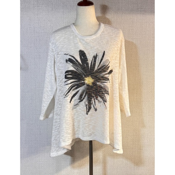 Jess & Jane Sweaters - Jess and Jane Crew Neck 3/4 Sleeve Slub Knit Daisy Sweater Tunic Top Small